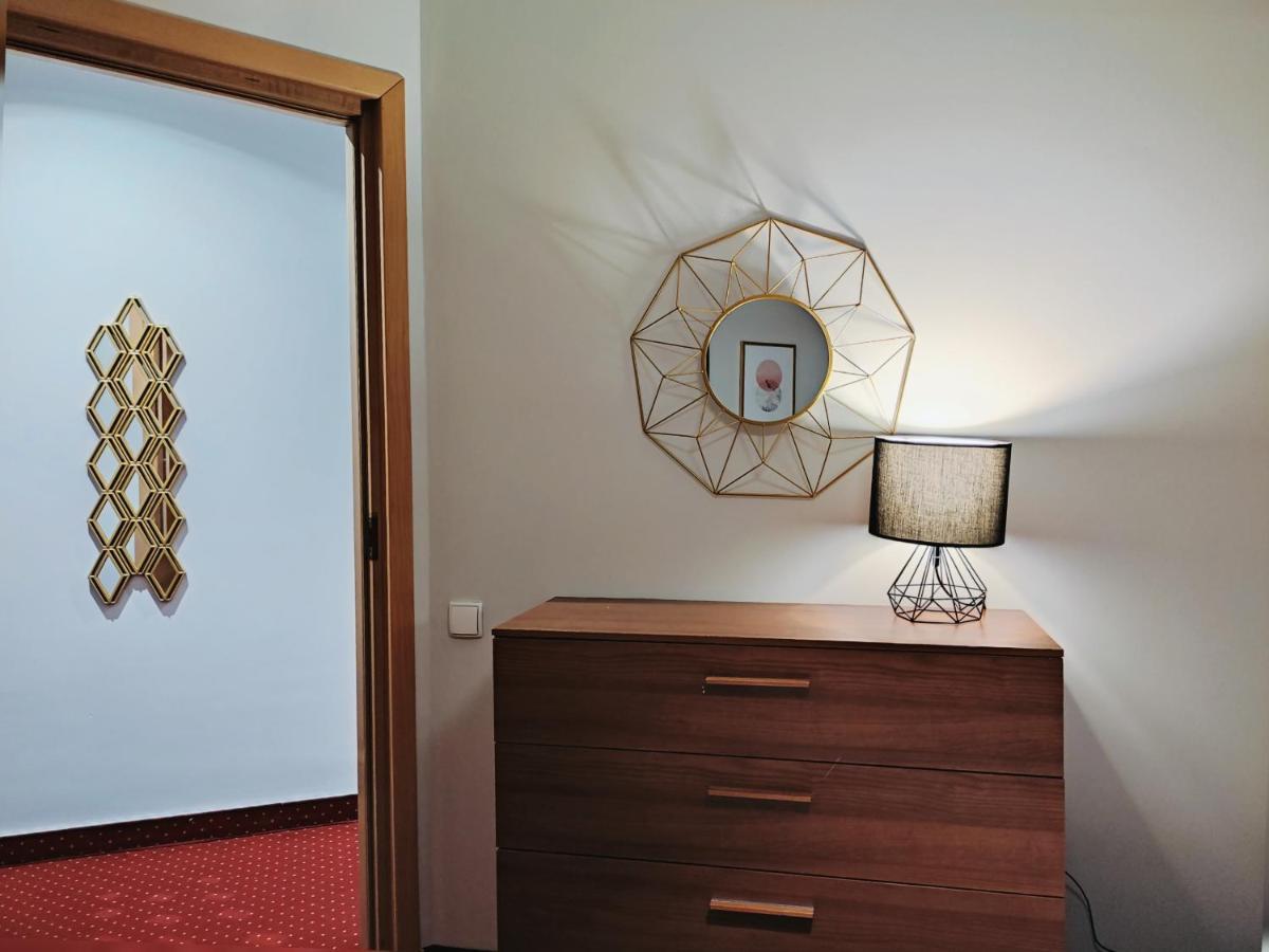 Helvetia Plus B&B - Private Rooms And Apartments วอร์ซอ ภายนอก รูปภาพ